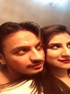 Indian Husband Exposes His Hot Wife Huge Boobs