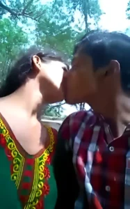 Tamil Sex Video of Indian Teen College Girl Recorded Outdoors