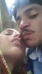 Gujarati Aunty Outdoor Masti with Audio