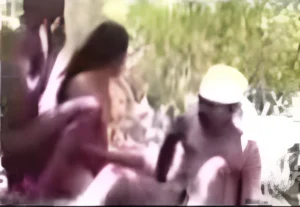 Indian Aunty Doing Threesome Outdoor Sex with Her Lovers
