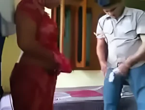 Slutty Indian Housewife Enjoying a Quick Fuck