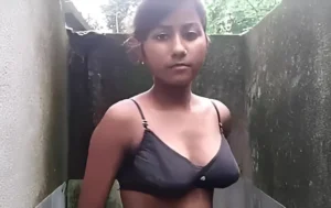 Indian Teen Babe Nude Boobs Show in Open Bathroom Selfie