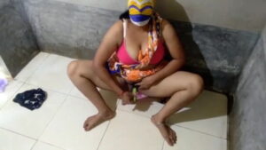 desi milf Indian aunty porn xxx with cucumber bhabhi weight ass and pussy