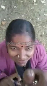 Indian Village randi giving blowjob beside road