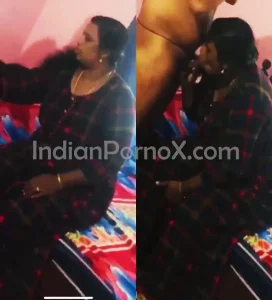 Mature desi slut giving blowjob at home sex